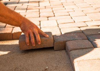 Gör ett markstensgolv för ditt växthus - lätt att bygga, underhålla, ser snyggt ut och ger bra dränering